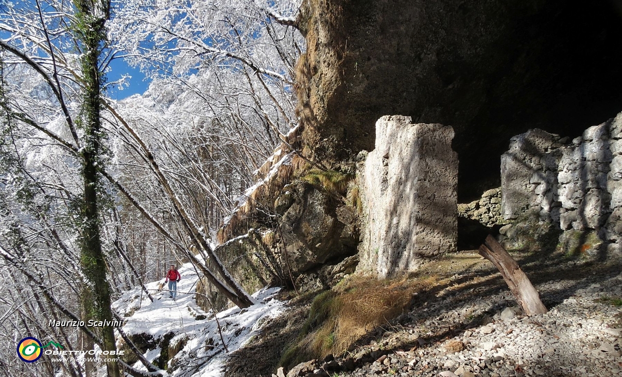 25 Grotta dell'Isola....JPG